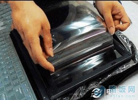 笔记本显示屏贴膜时留下气泡-笔记本屏幕贴膜