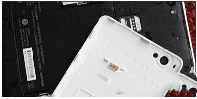 在坚果手机中插卡的步骤