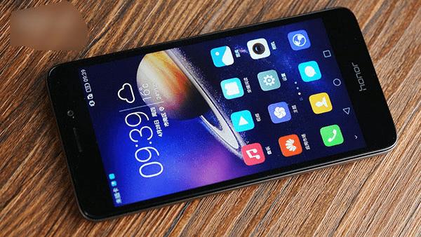 荣耀畅玩5C手机的外观介绍及欣赏