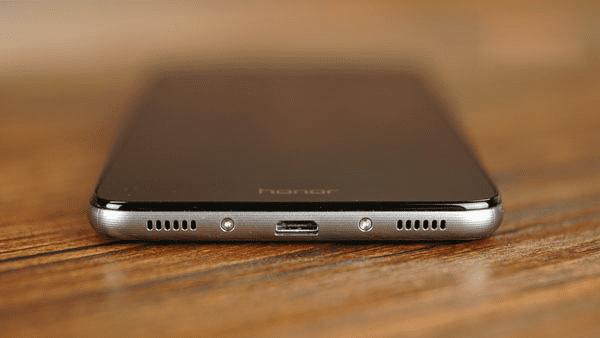 荣耀畅玩5C手机的外观介绍及欣赏