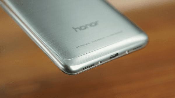 荣耀畅玩5C手机的外观介绍及欣赏