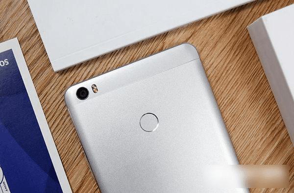 小米Max和三星A9对比的区别有什么?