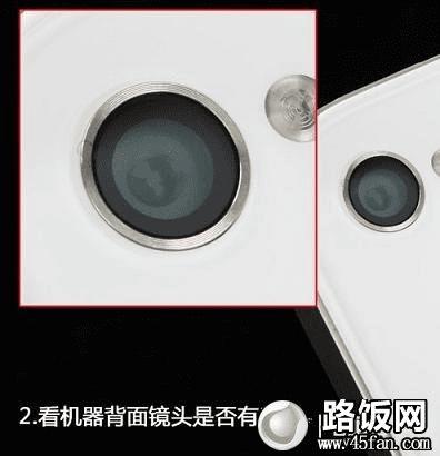 检查苹果iPhone4S背面镜面有没被磨损