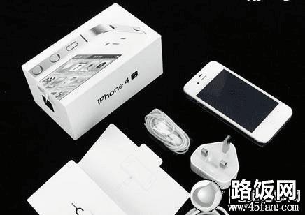 检查苹果iPhone4S手机配件