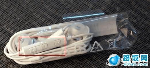 三星i9220耳机配件为统一白色