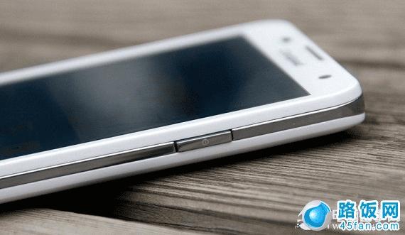 酷派5891前后置入门级摄像头