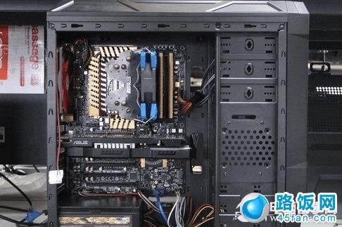 流行的背部走线 整理好机箱内部的走线好像更加靠谱