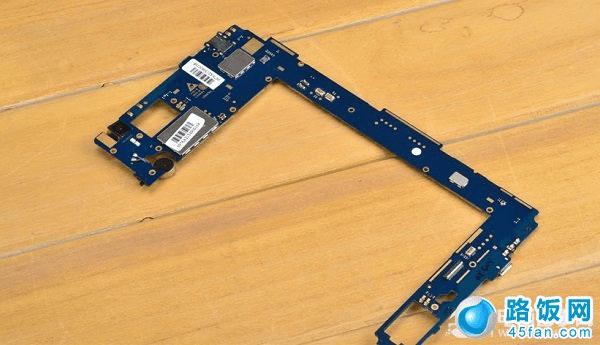 酷派大神内部PCB主板正面图片