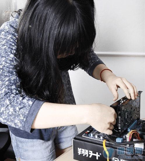 显卡安装示意图