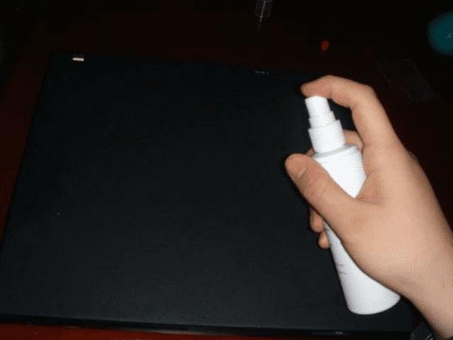 如何清洁笔记本电脑?