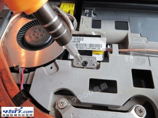 ThinkPad笔记本电脑如何清灰和更换硅胶?