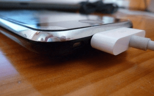 手机晚上通宵充电好不好?手机使用的11误区分享