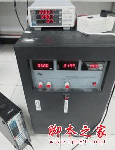 手机和电脑等电子设备一直留在插座上好不好?