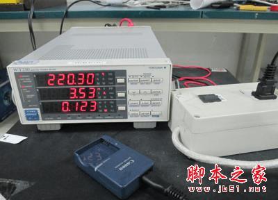 手机和电脑等电子设备一直留在插座上好不好?