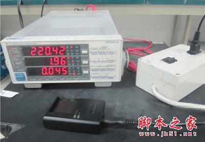 手机和电脑等电子设备一直留在插座上好不好?