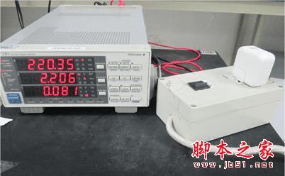 手机和电脑等电子设备一直留在插座上好不好?