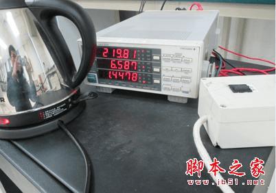 手机和电脑等电子设备一直留在插座上好不好?