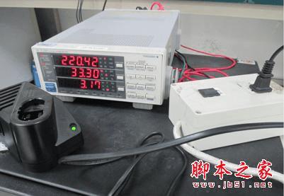 手机和电脑等电子设备一直留在插座上好不好?