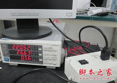 手机和电脑等电子设备一直留在插座上好不好?