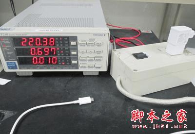 手机和电脑等电子设备一直留在插座上好不好?