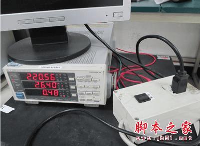 手机和电脑等电子设备一直留在插座上好不好?