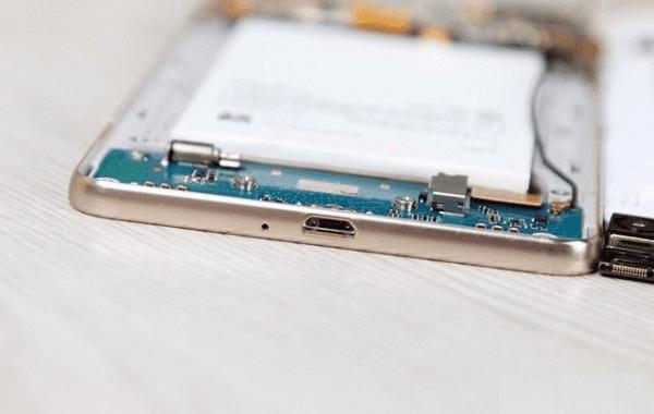 酷派锋尚Pro手机做工好不好?拆机评测酷派锋尚Pro手机