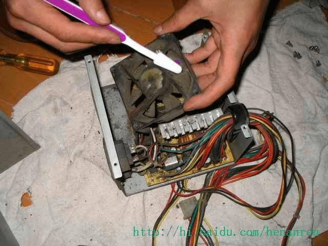 如何解决电源风扇噪音的问题?