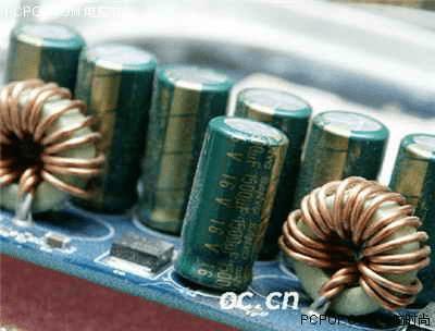 如何给华硕主板更换电容?