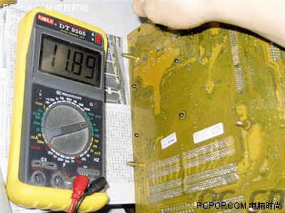 如何给华硕主板更换电容?