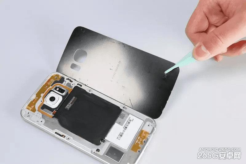 怎么样给三星S6 Edge进行拆机?