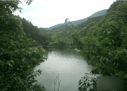 如何使用ps制作仙气似的照片?