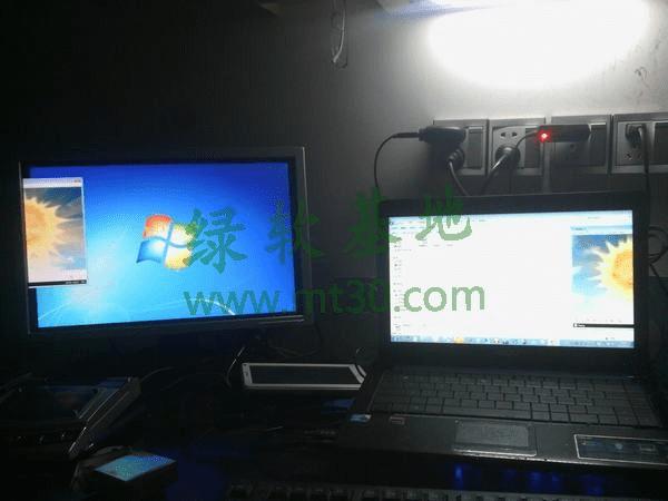 如何设置一台主机两台显示器分屏?