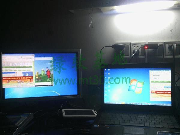 如何设置一台主机两台显示器分屏?