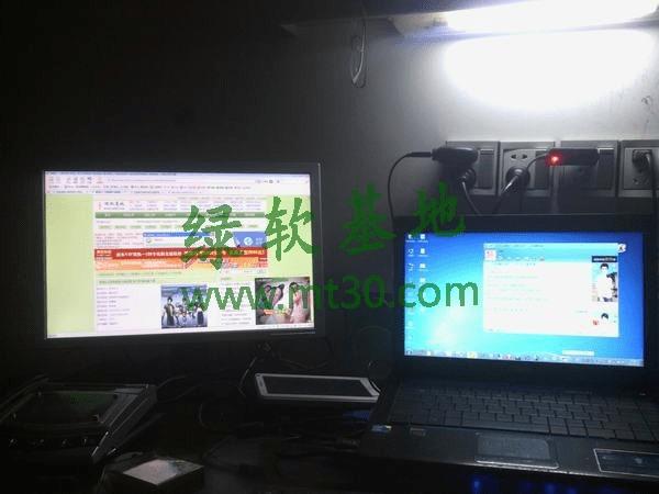 如何设置一台主机两台显示器分屏?