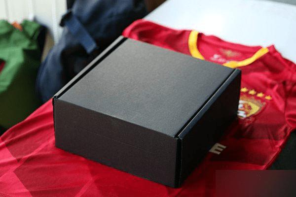 一起来欣赏下魅族MX5恒大纪念版