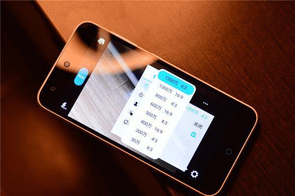 ��������ϵ�е�Q806T�ֻ���ô����