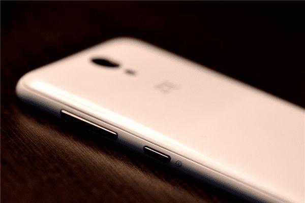 ��������ϵ�е�Q806T�ֻ���ô����