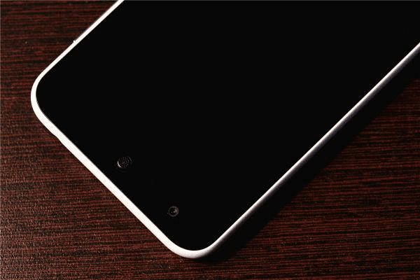 ��������ϵ�е�Q806T�ֻ���ô����