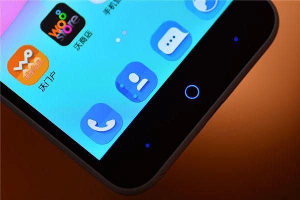 ��������ϵ�е�Q806T�ֻ���ô����