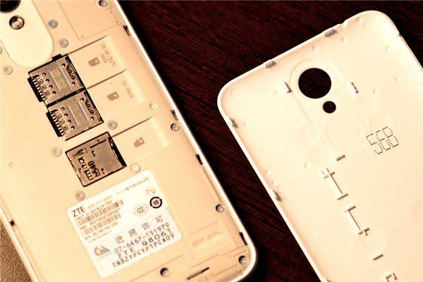 ��������ϵ�е�Q806T�ֻ���ô����