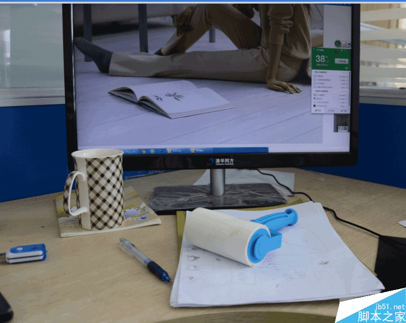 如何在ps中合成一个粘毛器产品的动态效果海报?