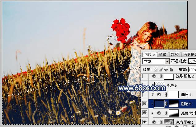 如何在ps中调出唯美的霞光色麦田中玩耍的小女孩?