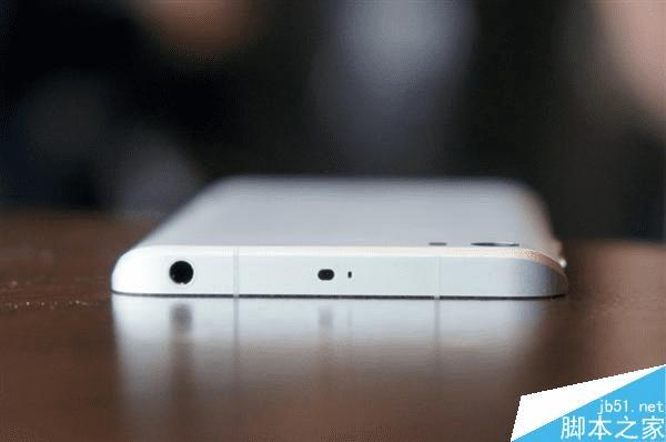 С��5�ֻ��İ�ɫ�ͺ�ɫ�����ԶԱ�