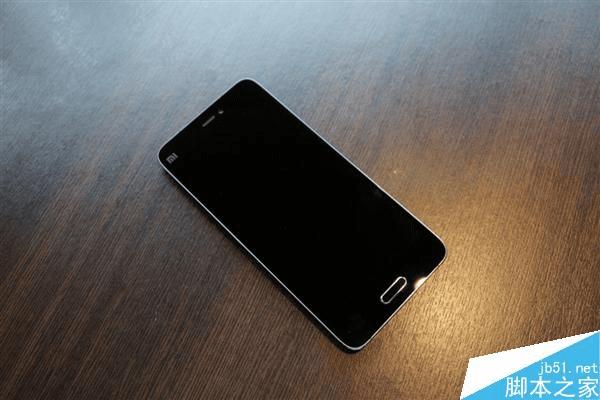 小米5手机的白色和黑色的属性对比 _ 路由器设