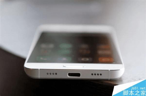 С��5�ֻ��İ�ɫ�ͺ�ɫ�����ԶԱ�