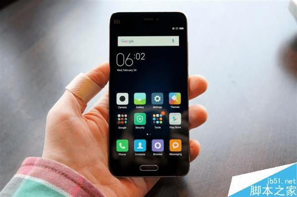 С��5�ֻ��İ�ɫ�ͺ�ɫ�����ԶԱ�