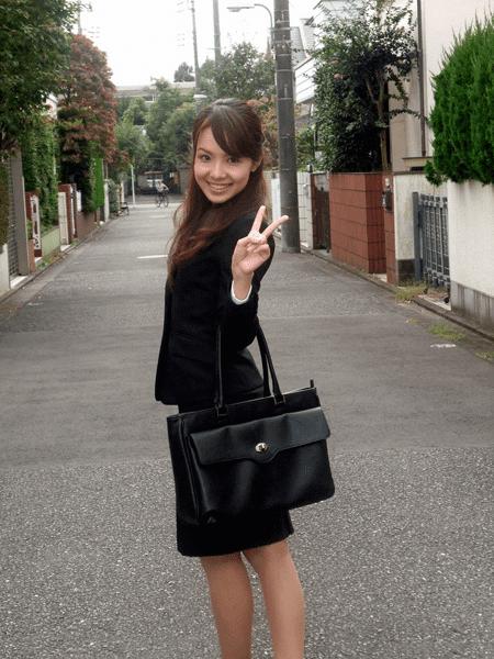 怎么样在ps中为道上的人物加上晨曦效果?