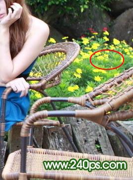 怎么样使用ps快速去掉人物前面碍眼的椅子?