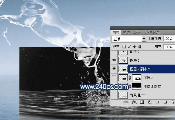 如何在ps中制作从水底腾出透明水马?