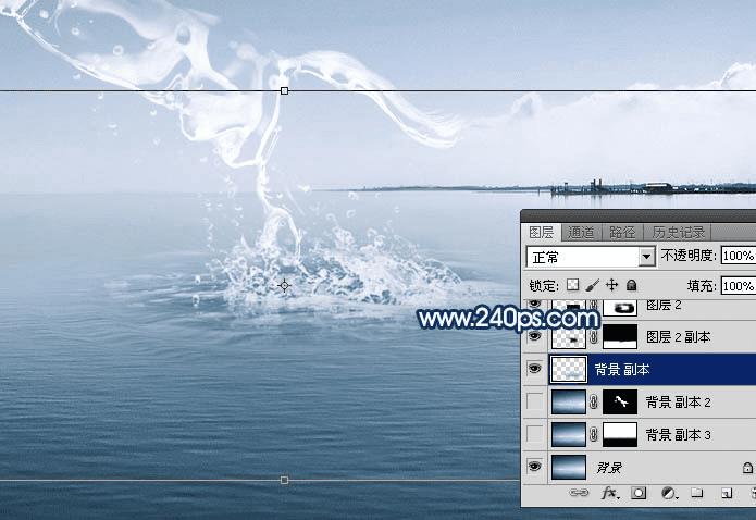 如何在ps中制作从水底腾出透明水马?
